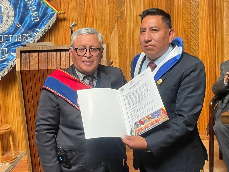 POSESION DEL M.SC. ING. JOSE LUIS LOPEZ SARAVIA, DIRECTOR DE CARRERA DE INGENIERIA INDUSTRIAL